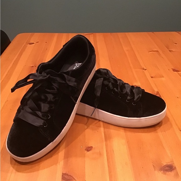 Brash Shoes - BLACK VELVET SNEAKERS WITH RIBBON LACES WOMEN’S SZ 9-1/2 GOTH BRASH
